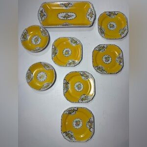 Mid-20th-century Japanese porcelain tea or snack set